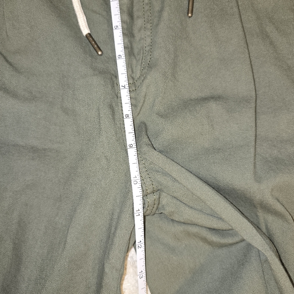 Old Navy High-Waisted Super Wide-Leg Drapey Pants - Picture 8 of 10